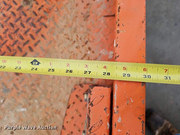 image for item IO9820 2017 Snorkel TM12E vertical lift