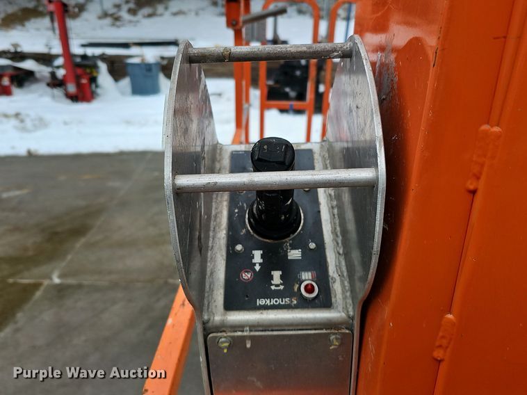 image for item IO9820 2017 Snorkel TM12E vertical lift