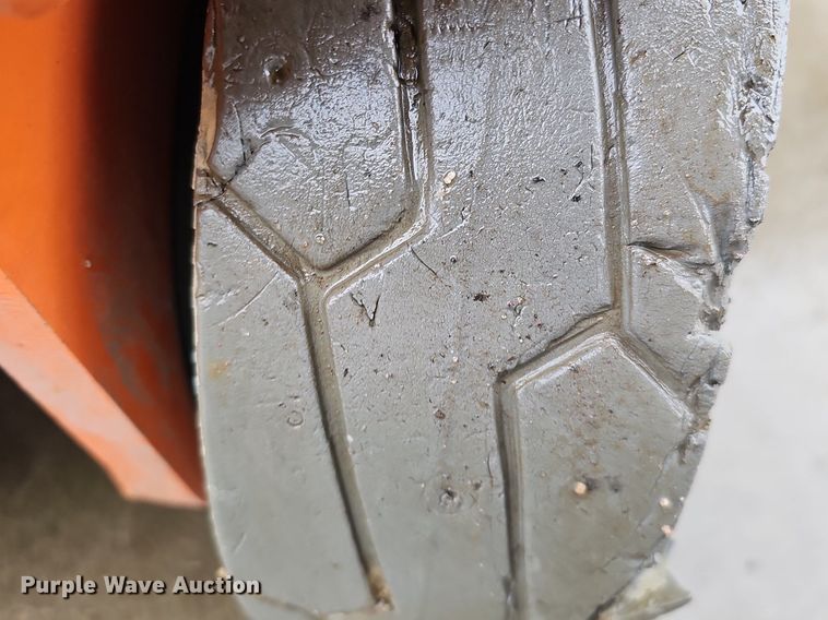 image for item IO9820 2017 Snorkel TM12E vertical lift