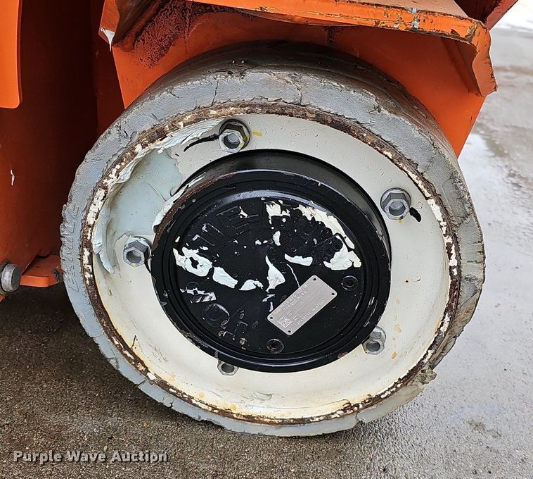 image for item IO9820 2017 Snorkel TM12E vertical lift