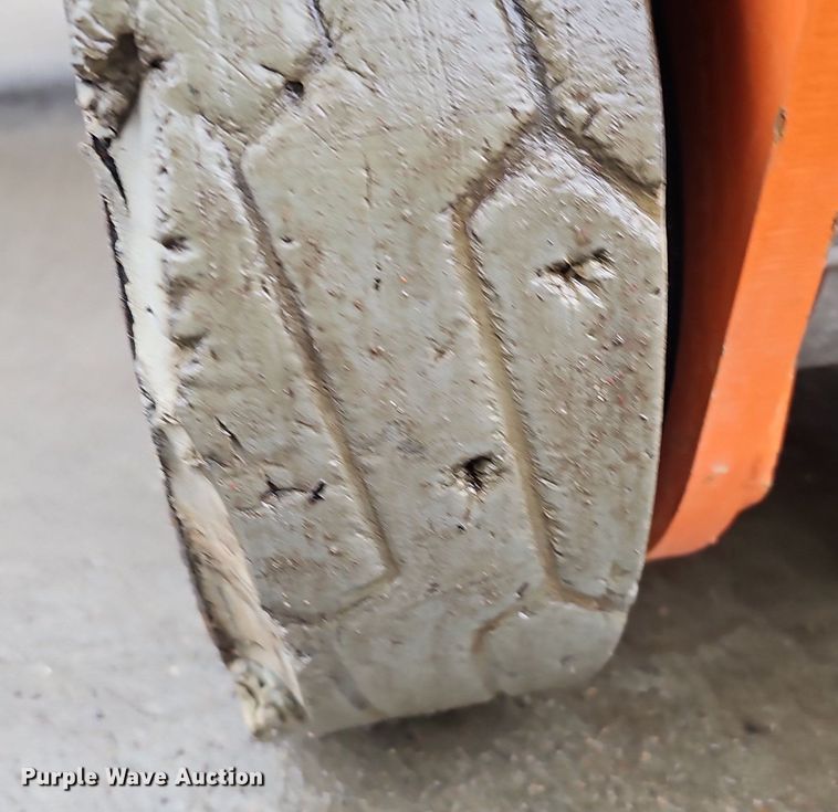 image for item IO9820 2017 Snorkel TM12E vertical lift