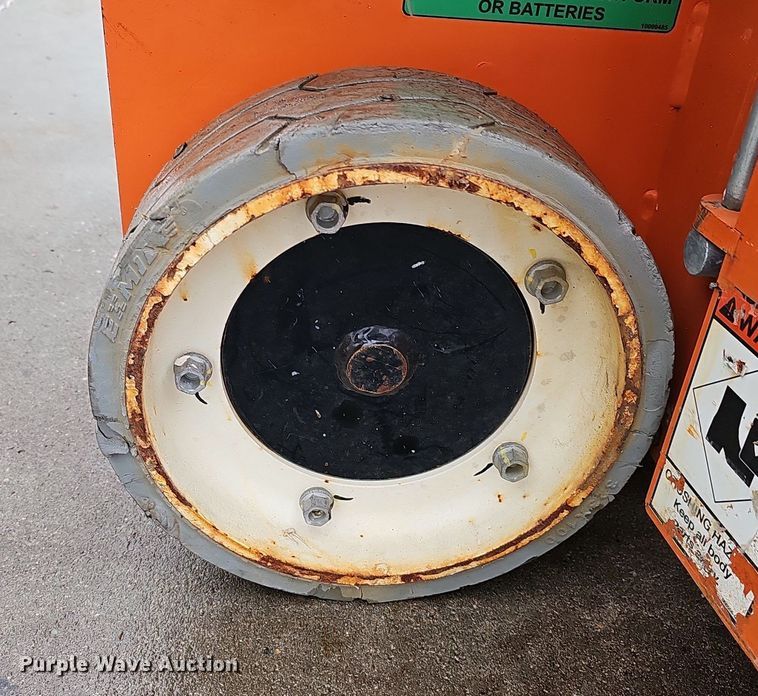 image for item IO9820 2017 Snorkel TM12E vertical lift