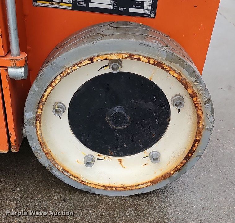 image for item IO9820 2017 Snorkel TM12E vertical lift