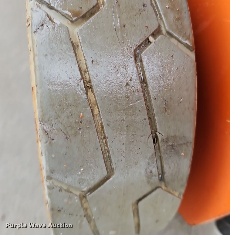 image for item IO9820 2017 Snorkel TM12E vertical lift