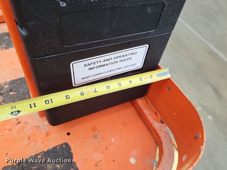 image for item IO9821 2015 JLG 1230ES vertical lift