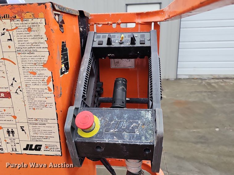 image for item IO9821 2015 JLG 1230ES vertical lift