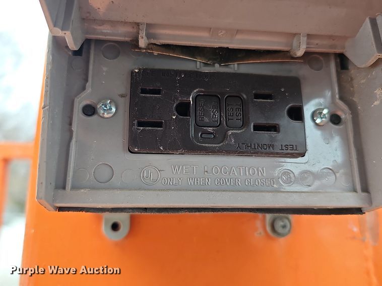 image for item IO9821 2015 JLG 1230ES vertical lift