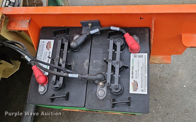 image for item IO9821 2015 JLG 1230ES vertical lift