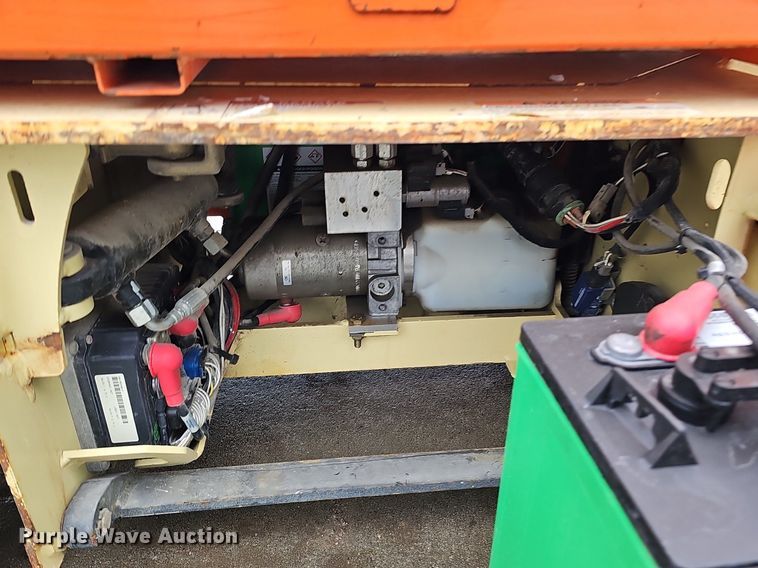 image for item IO9821 2015 JLG 1230ES vertical lift