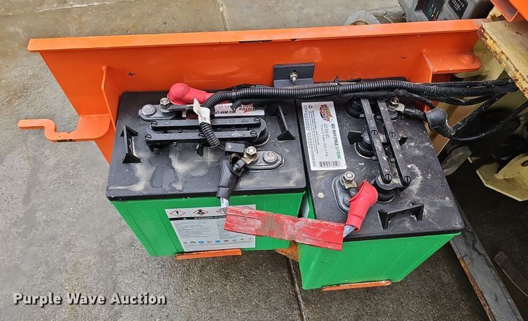 image for item IO9821 2015 JLG 1230ES vertical lift