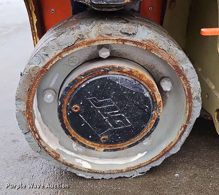 image for item IO9821 2015 JLG 1230ES vertical lift