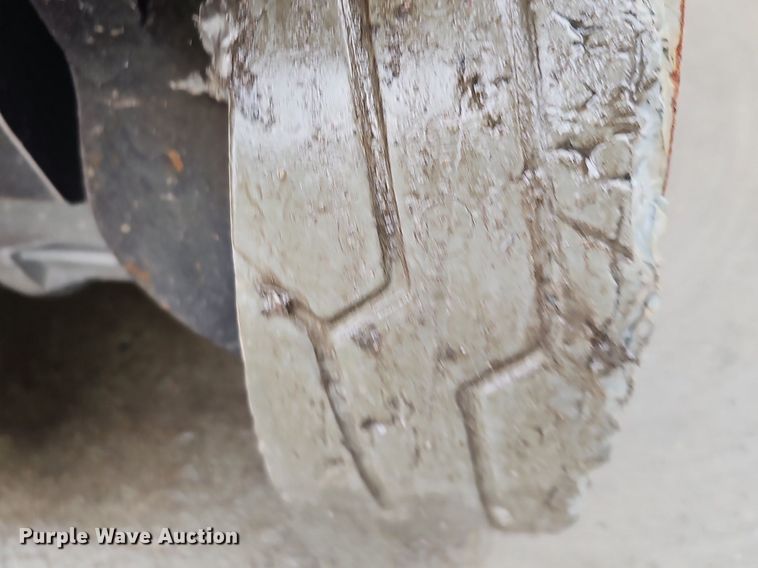 image for item IO9821 2015 JLG 1230ES vertical lift