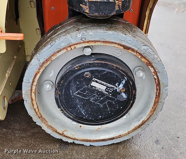 image for item IO9821 2015 JLG 1230ES vertical lift