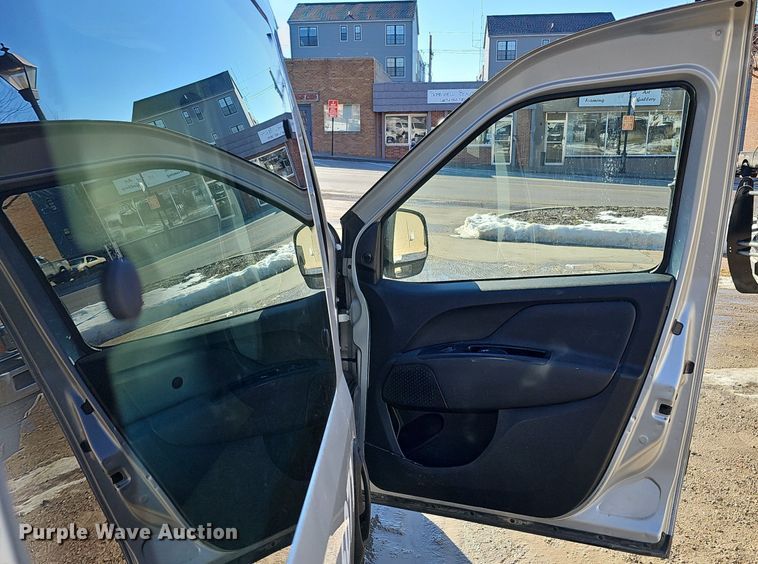 image for item IO9828 2015 Dodge Ram ProMaster City van