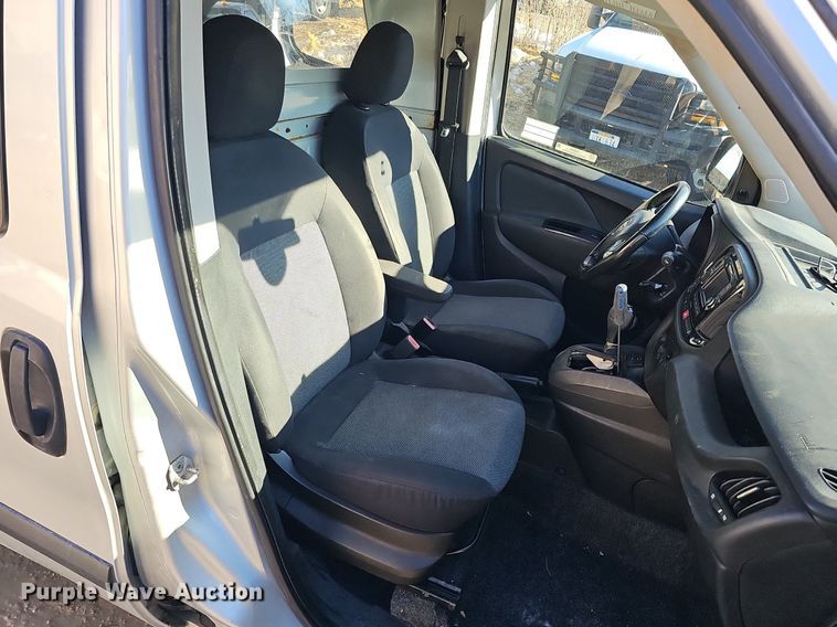 image for item IO9828 2015 Dodge Ram ProMaster City van