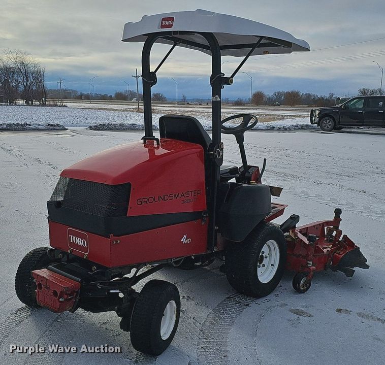 image for item IO9851 Toro Groundsmaster 3280 D lawn mower