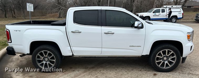 image for item JT9026 2018 GMC  Canyon SLT Crew Cab pickup truck