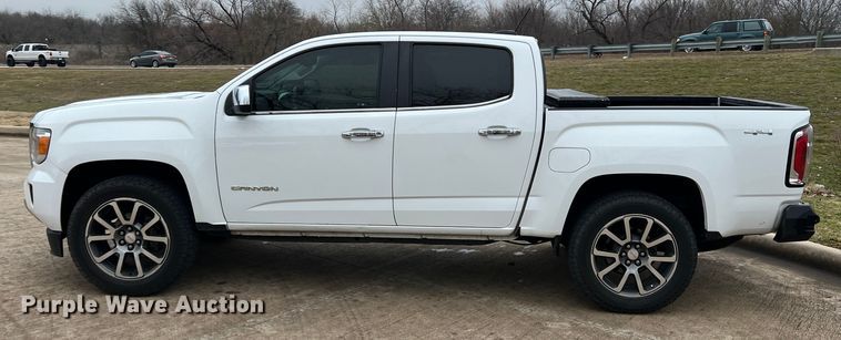 image for item JT9026 2018 GMC  Canyon SLT Crew Cab pickup truck