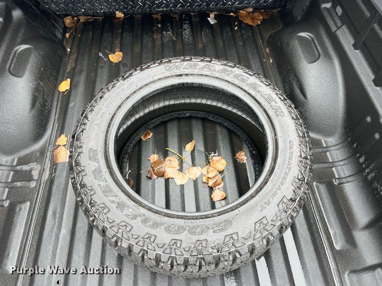 image for item JT9026 2018 GMC  Canyon SLT Crew Cab pickup truck