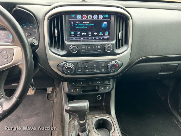 image for item JT9026 2018 GMC  Canyon SLT Crew Cab pickup truck