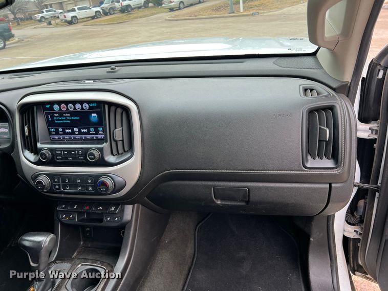 image for item JT9026 2018 GMC  Canyon SLT Crew Cab pickup truck