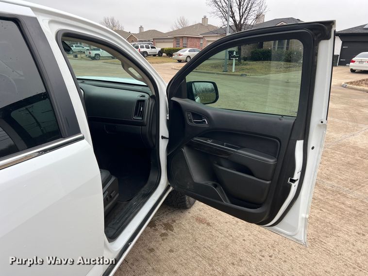 image for item JT9026 2018 GMC  Canyon SLT Crew Cab pickup truck