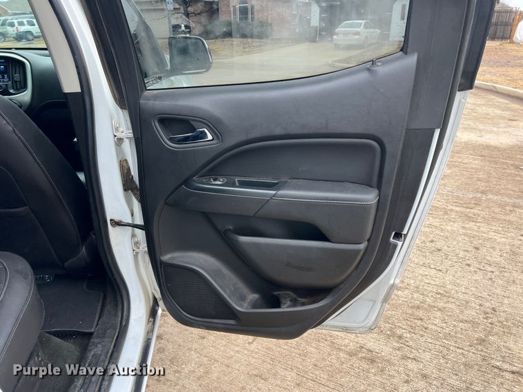 image for item JT9026 2018 GMC  Canyon SLT Crew Cab pickup truck