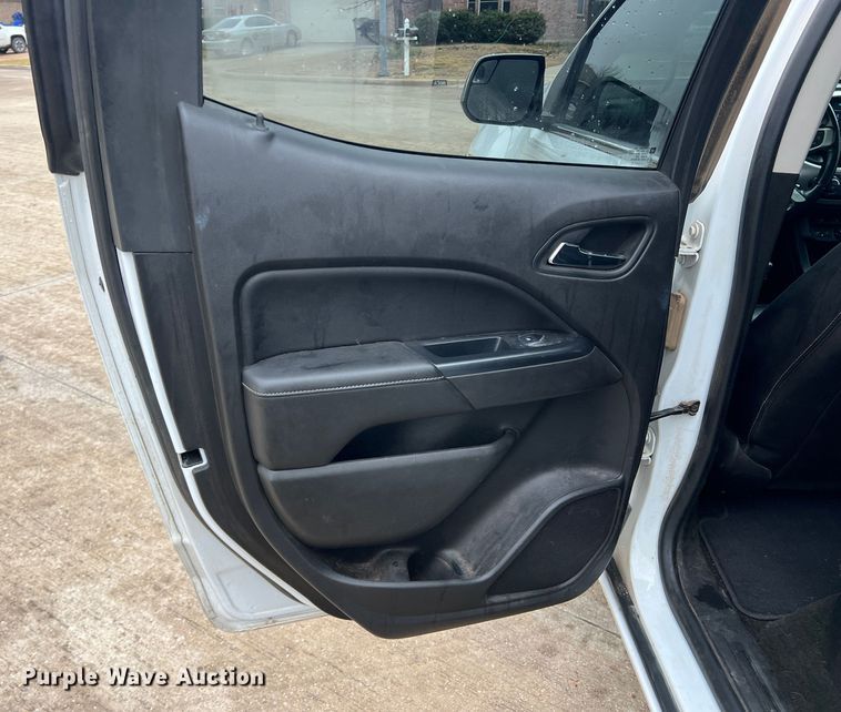 image for item JT9026 2018 GMC  Canyon SLT Crew Cab pickup truck