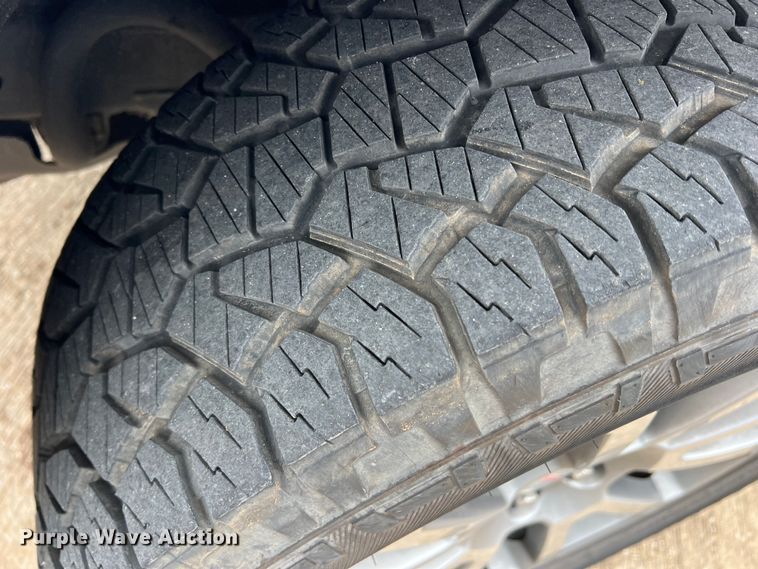 image for item JT9026 2018 GMC  Canyon SLT Crew Cab pickup truck