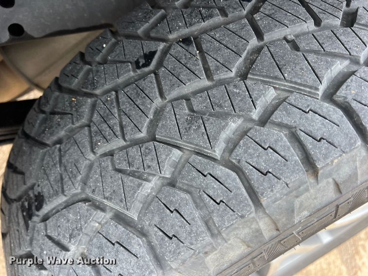 image for item JT9026 2018 GMC  Canyon SLT Crew Cab pickup truck