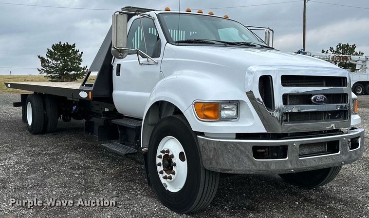 image for item KH9661 2013 Ford F750 Super Duty rollback truck