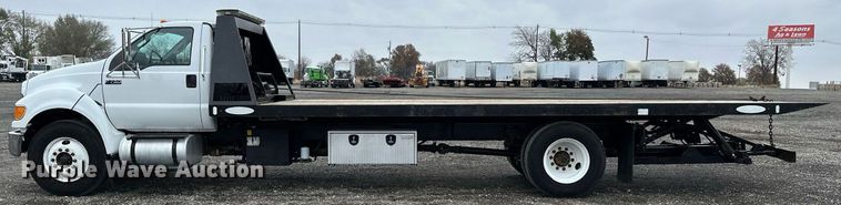 image for item KH9661 2013 Ford F750 Super Duty rollback truck