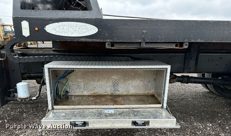 image for item KH9661 2013 Ford F750 Super Duty rollback truck