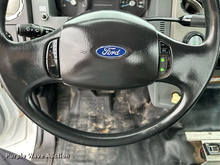 image for item KH9661 2013 Ford F750 Super Duty rollback truck