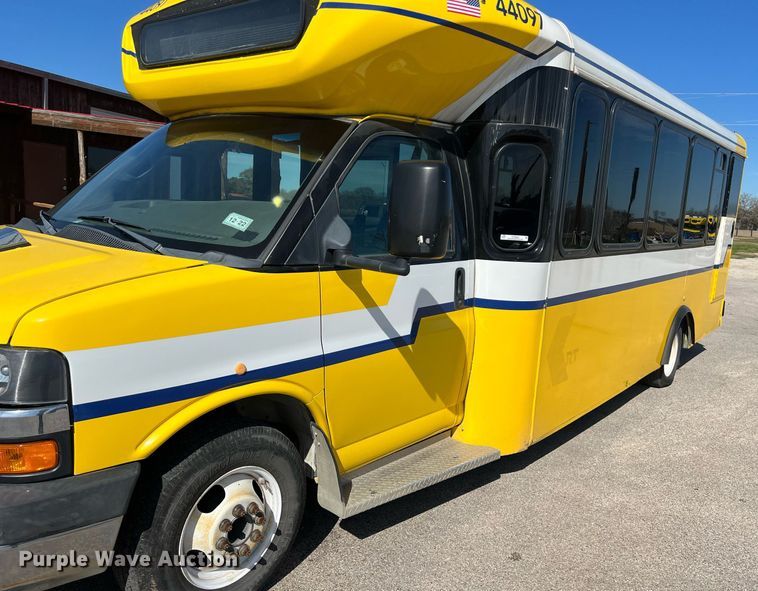 image for item KV9903 2017 Chevrolet Express shuttle bus