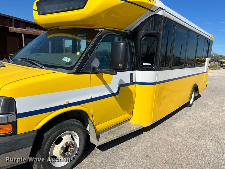 image for item KV9903 2017 Chevrolet Express shuttle bus