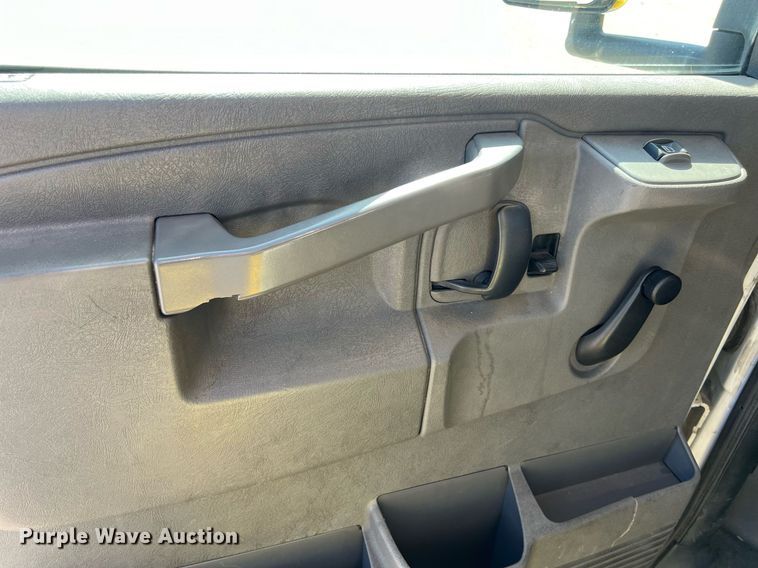 image for item KV9903 2017 Chevrolet Express shuttle bus