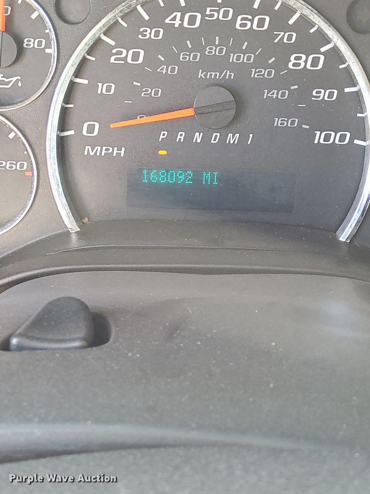 image for item KV9903 2017 Chevrolet Express shuttle bus