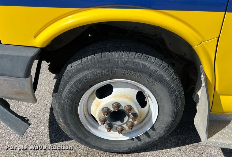 image for item KV9903 2017 Chevrolet Express shuttle bus