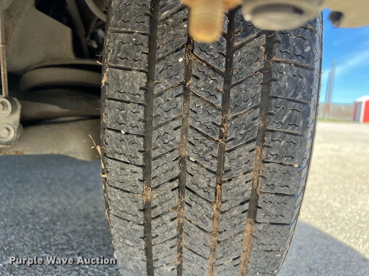 image for item KV9903 2017 Chevrolet Express shuttle bus