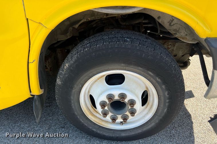 image for item KV9903 2017 Chevrolet Express shuttle bus