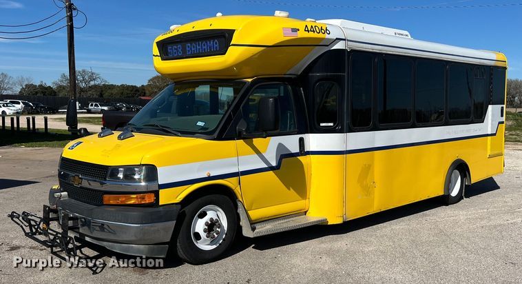 image for item KV9904 2017 Chevrolet Express shuttle bus