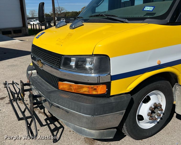 image for item KV9904 2017 Chevrolet Express shuttle bus
