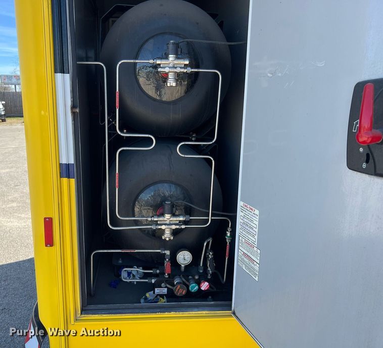 image for item KV9904 2017 Chevrolet Express shuttle bus