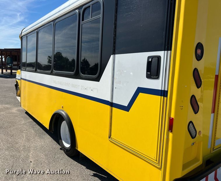 image for item KV9904 2017 Chevrolet Express shuttle bus