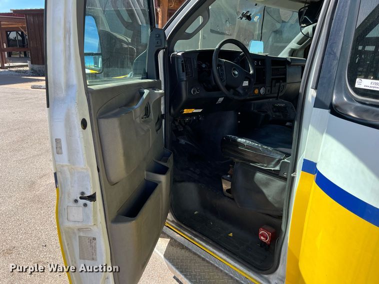 image for item KV9904 2017 Chevrolet Express shuttle bus