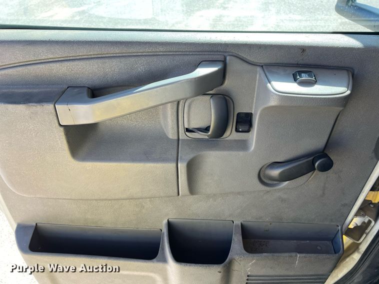 image for item KV9904 2017 Chevrolet Express shuttle bus