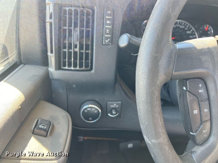 image for item KV9904 2017 Chevrolet Express shuttle bus