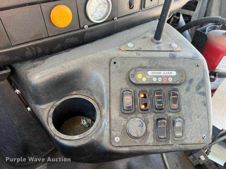 image for item KV9904 2017 Chevrolet Express shuttle bus