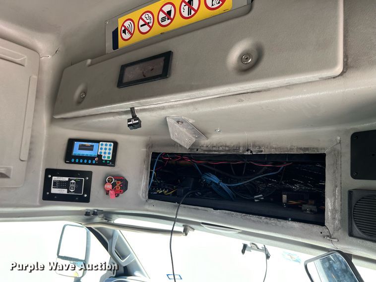 image for item KV9904 2017 Chevrolet Express shuttle bus